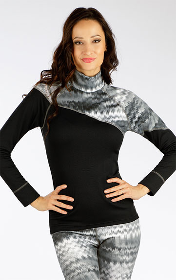 Women´s thermal turtleneck shirt with long sleeves.