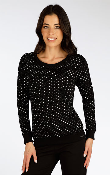 Women´s sweatshirt with long sleeves.