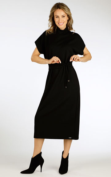 Women´s dress with short sleeves.