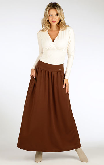 Women´s long skirt.