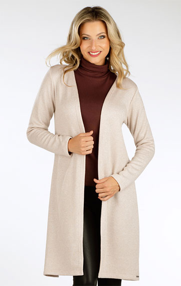 Women´s cardigan with long sleeves.