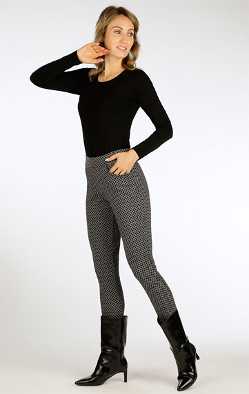 Women´s long trousers.