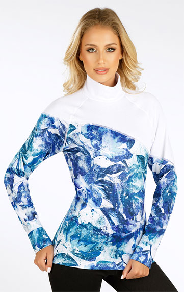 Women´s thermal turtleneck shirt with long sleeves.