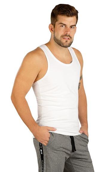 MEN'S SPORTSWEAR > Men´s sleeveless shirt. 9D070