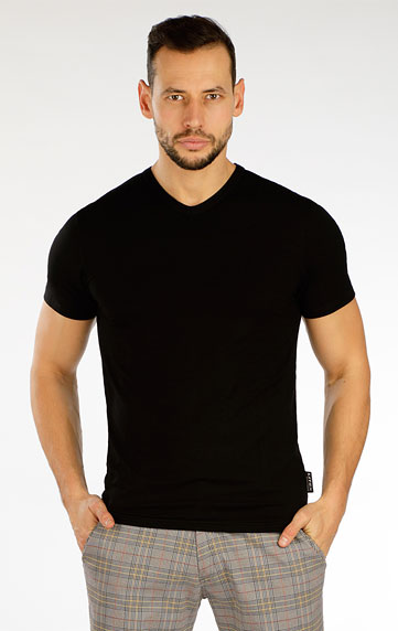 MEN'S SPORTSWEAR > Men´s slimming T-shirt. 9D102