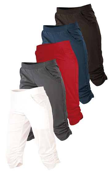 Trousers and shorts > Women´s low waist 3/4 length trousers. 9D314