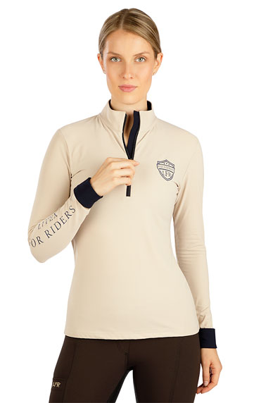 Women´s shirt with long sleeves.