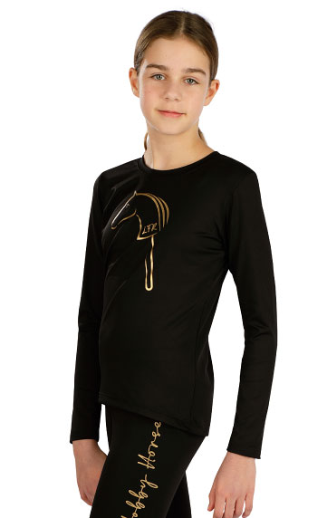 Children´s T-shirt with long sleeves.
