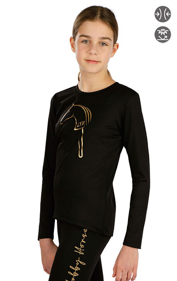 Children´s T-shirt with long sleeves.